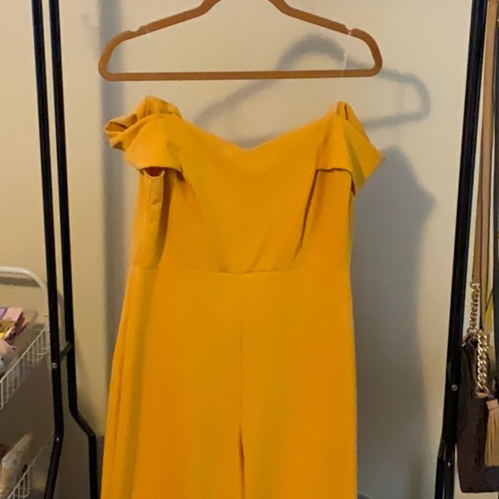 Yellow pantsuit